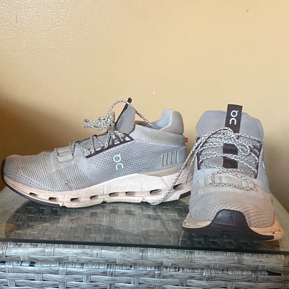 On Running  Light Gray Athletic Shoes size 7.5